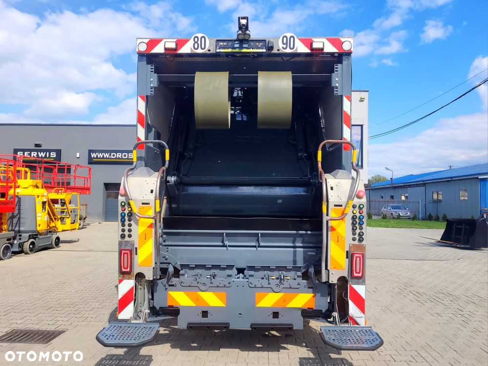 Renault D Wide - 8