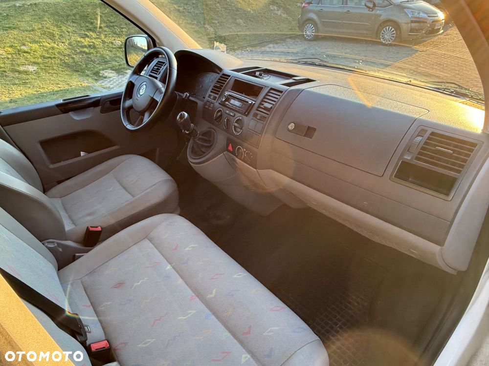 Volkswagen Transporter Caravelle - 8