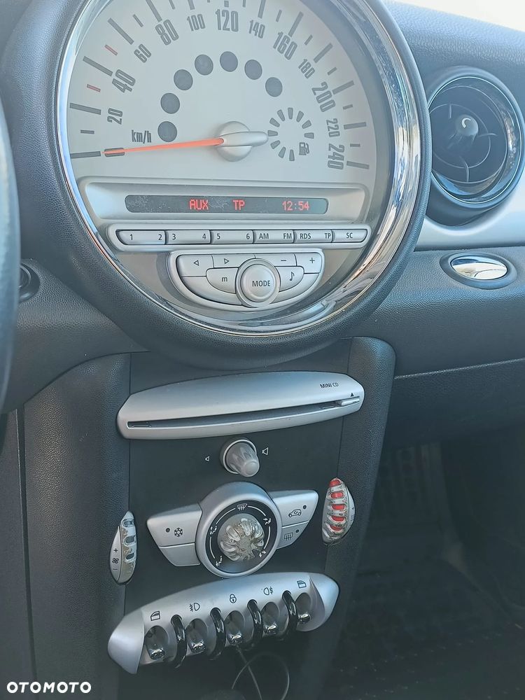 MINI Cooper Standard - 25