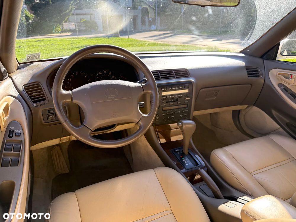 Lexus ES - 9
