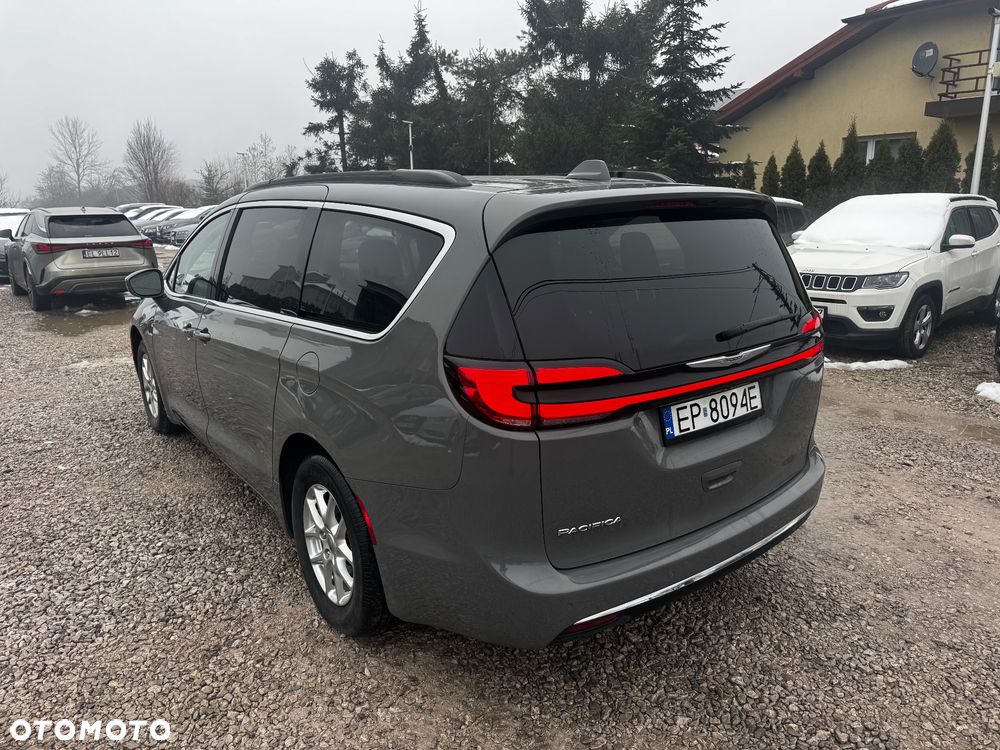 Chrysler Pacifica - 4