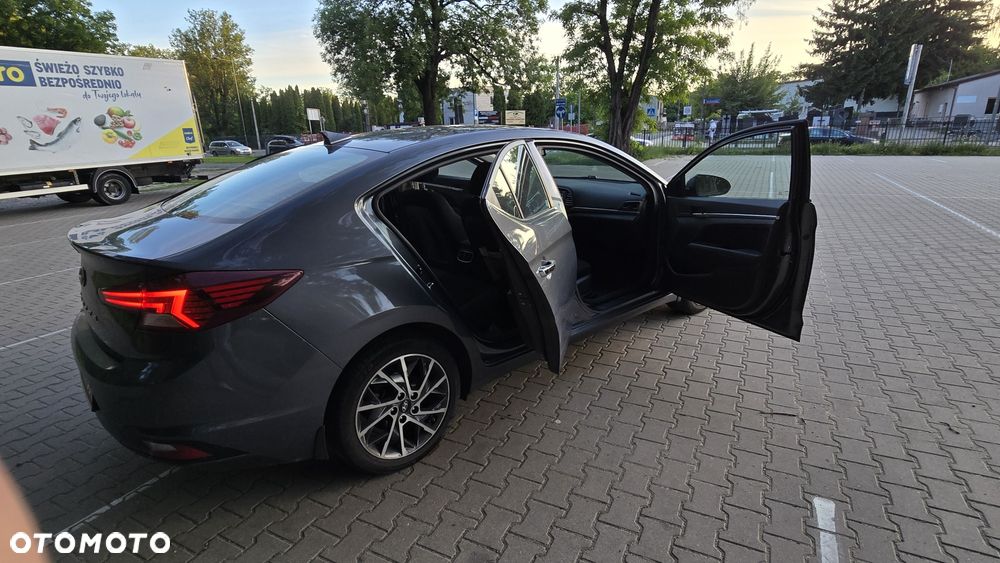 Hyundai Elantra - 7