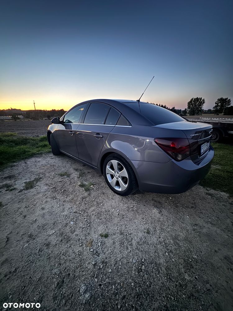 Chevrolet Cruze 1.8 LTZ - 2