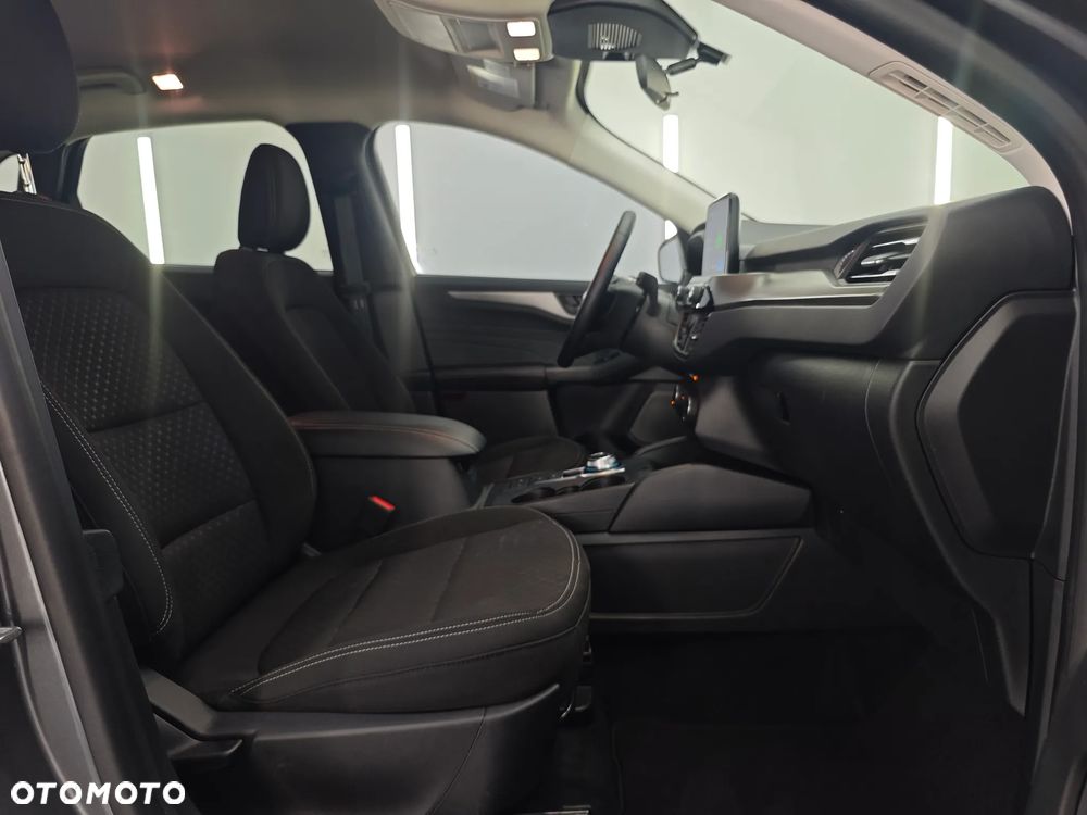 Ford Kuga - 27