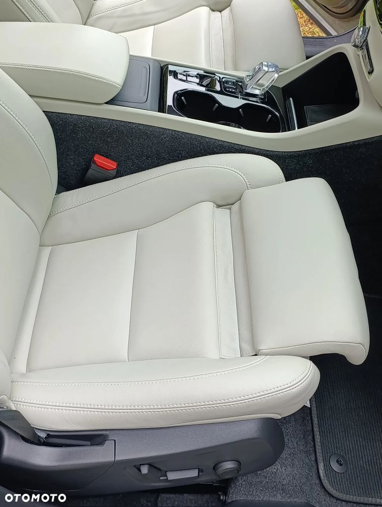 Volvo XC 40 B5 B AWD Ultimate Dark - 23
