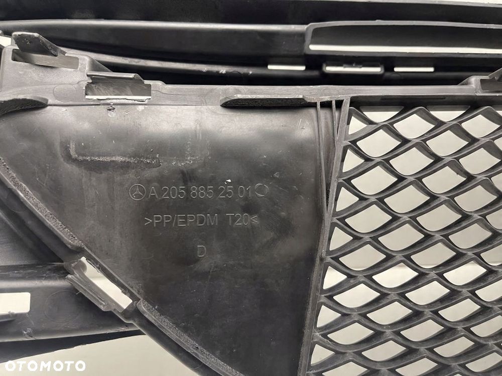 KRATKA ŚRODKOWA ZDERZAKA MERCEDES C KLASA W205 A205 A2058852501 - 3