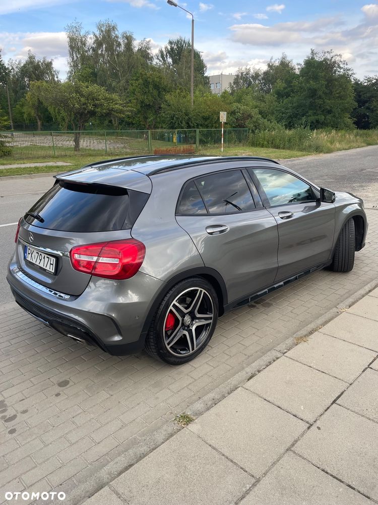 Mercedes-Benz GLA - 5