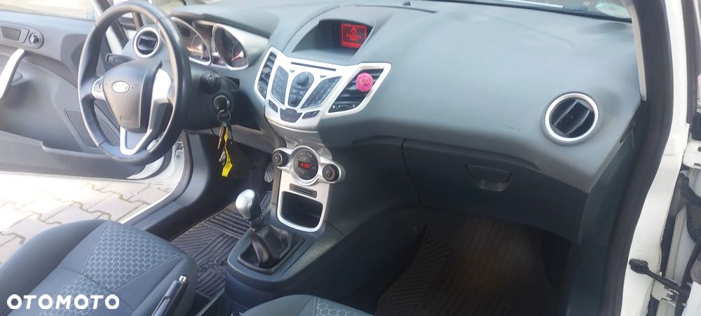 Ford Fiesta 1.4 Titanium - 12