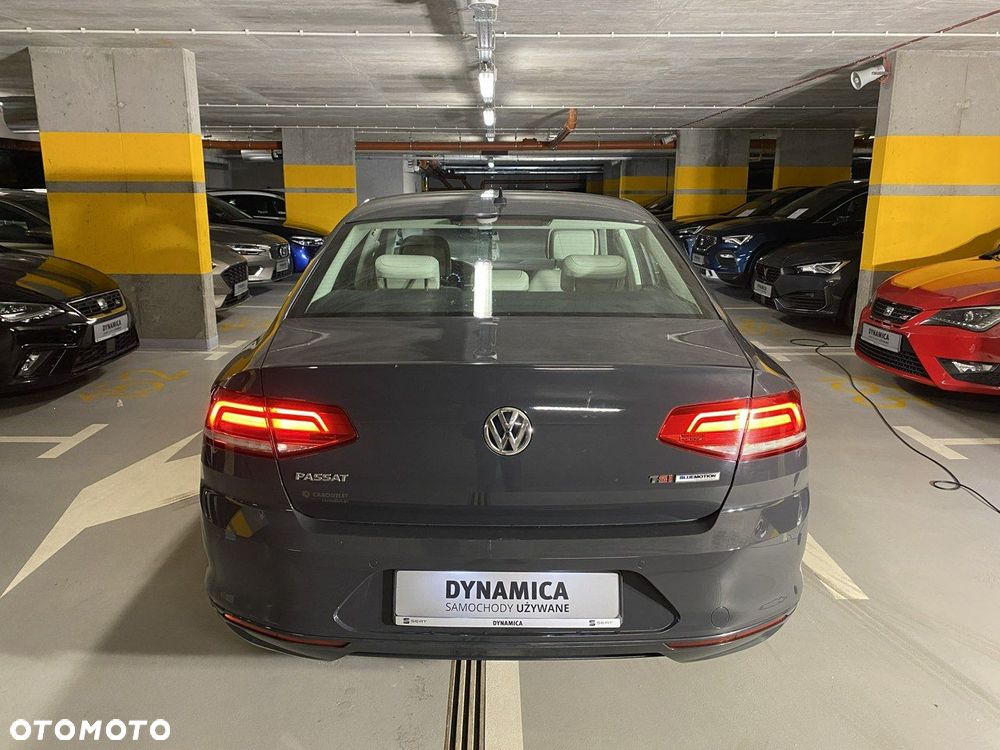 Volkswagen Passat - 6