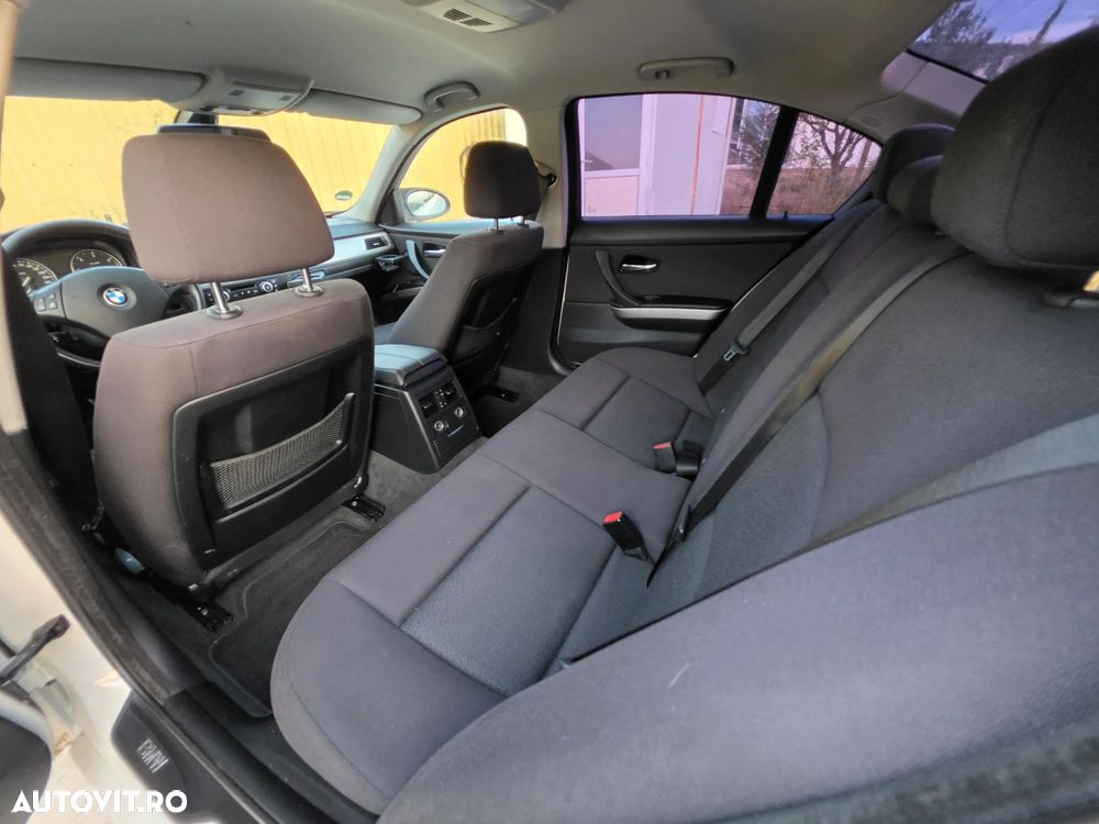 BMW Seria 3 318d DPF Edition Exclusive - 25