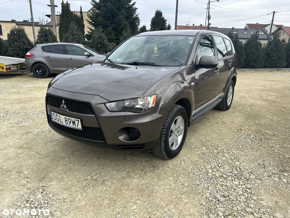 Mitsubishi Outlander 2.0 Intense + 2WD EU5 - 2