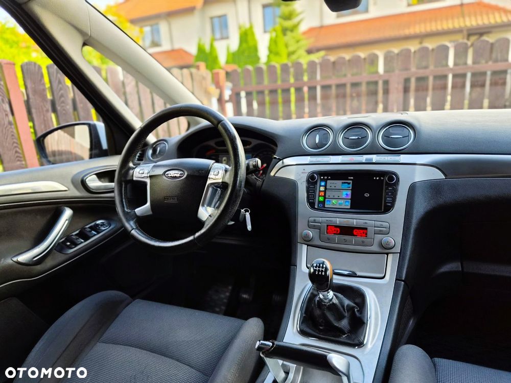 Ford S-Max - 16