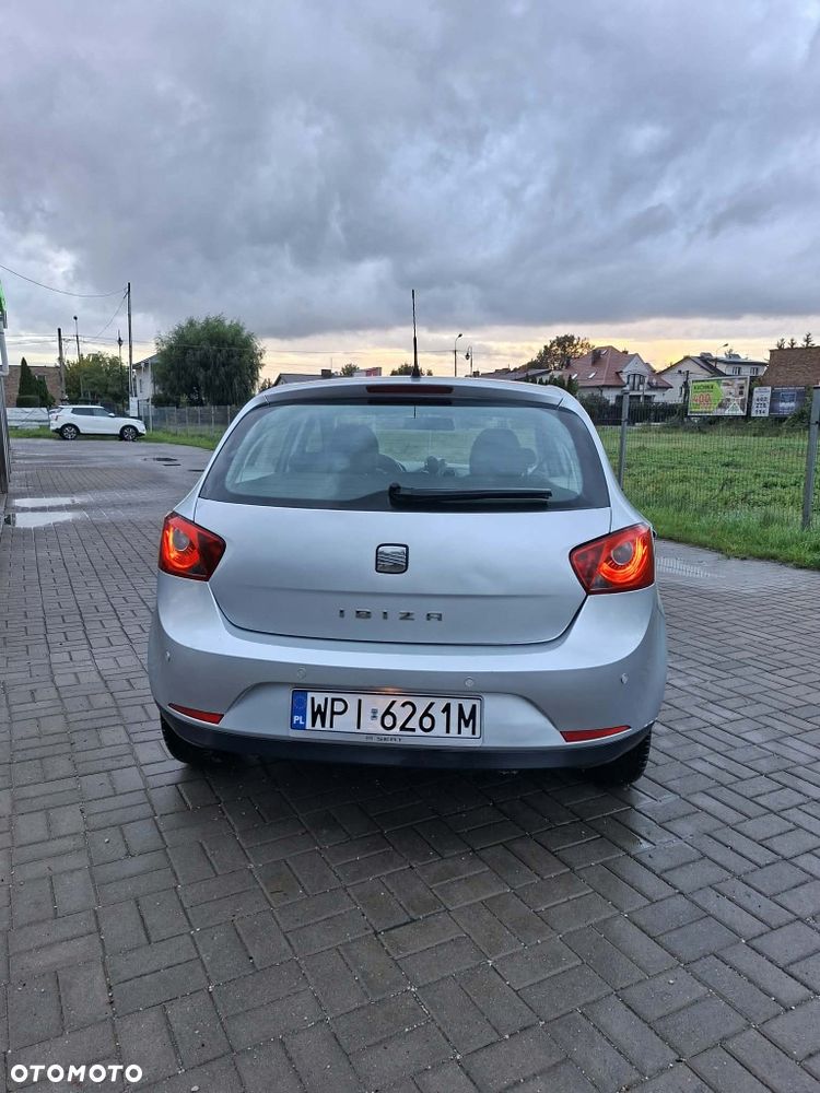 Seat Ibiza 2010 photo 2