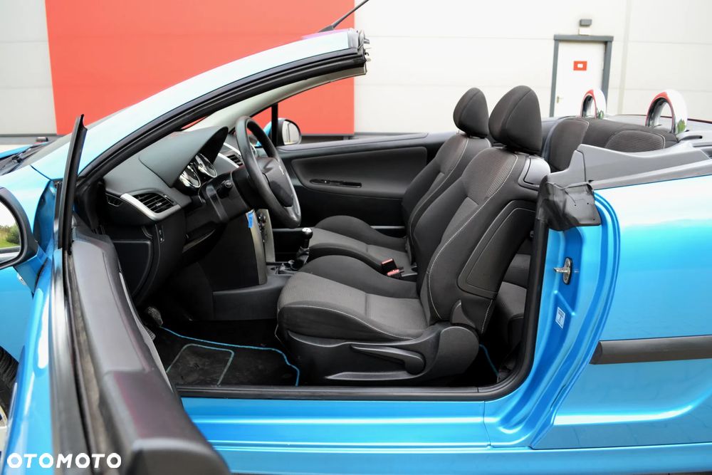 Peugeot 207 CC 1.6 Intense - 10