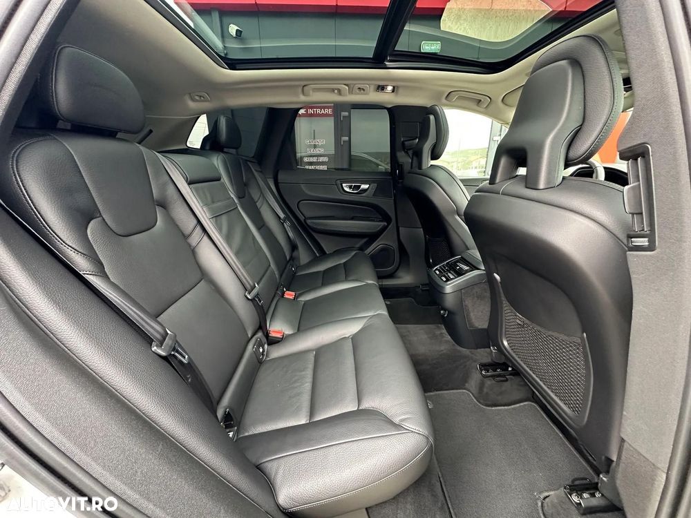 Volvo XC 60 D4 Momentum Pro - 20