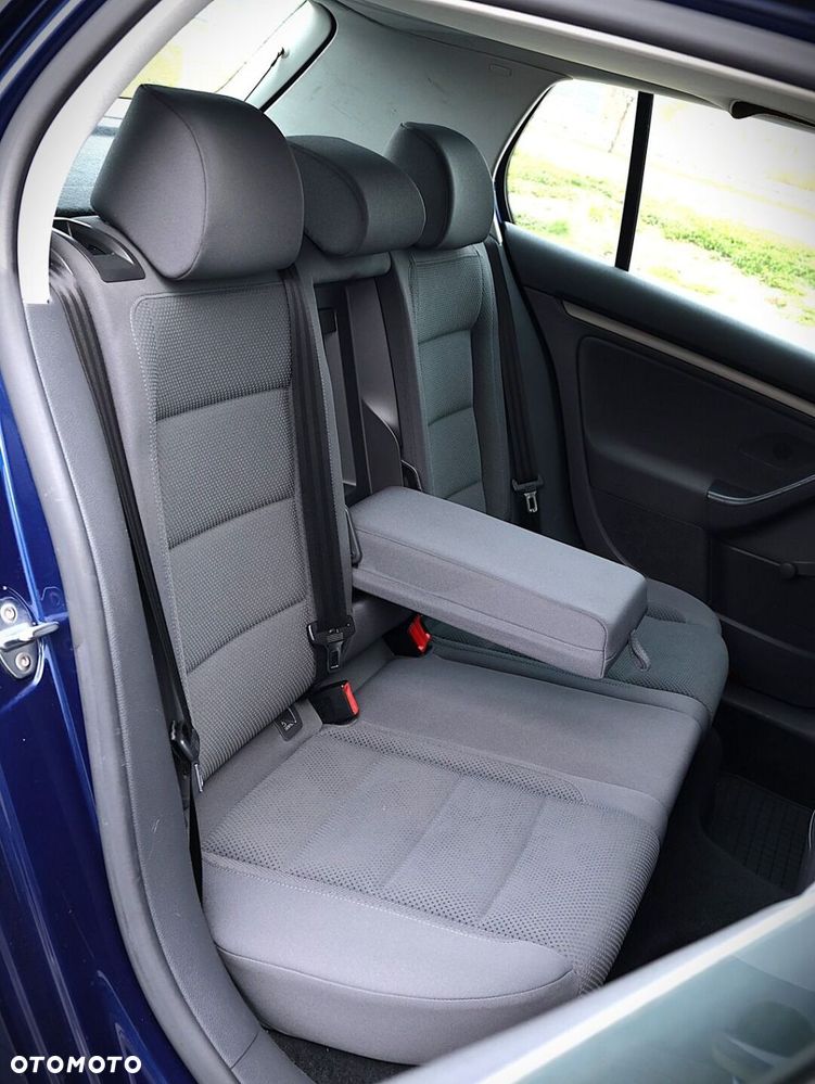 Volkswagen Golf - 17