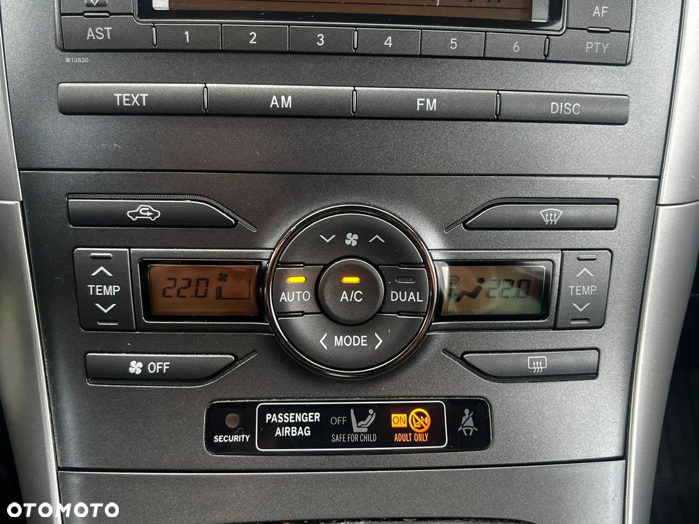 Toyota Auris 1.6 Executive - 17