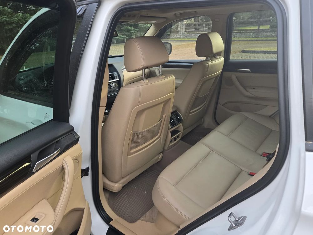 BMW X3 xDrive28i - 16