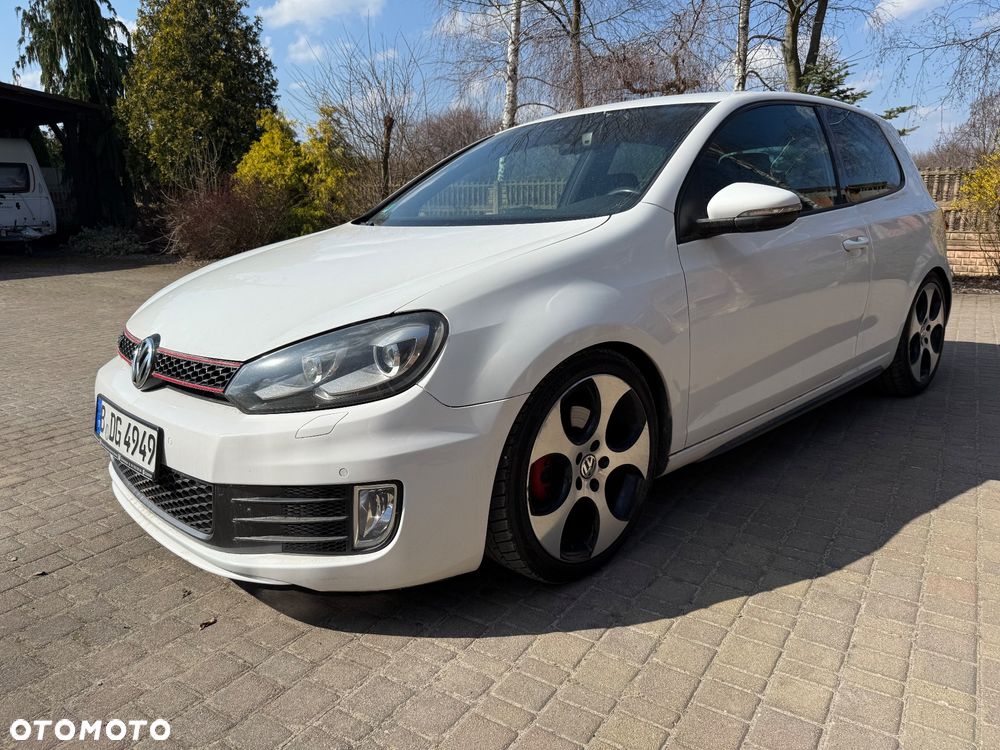 Volkswagen Golf 2.0 GTI adidas - 4