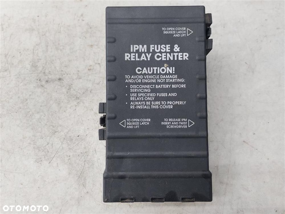 Skrzynka bezpieczników Chrysler Grand Voyager  2.5CRDI 141KM 04727080AC - 1