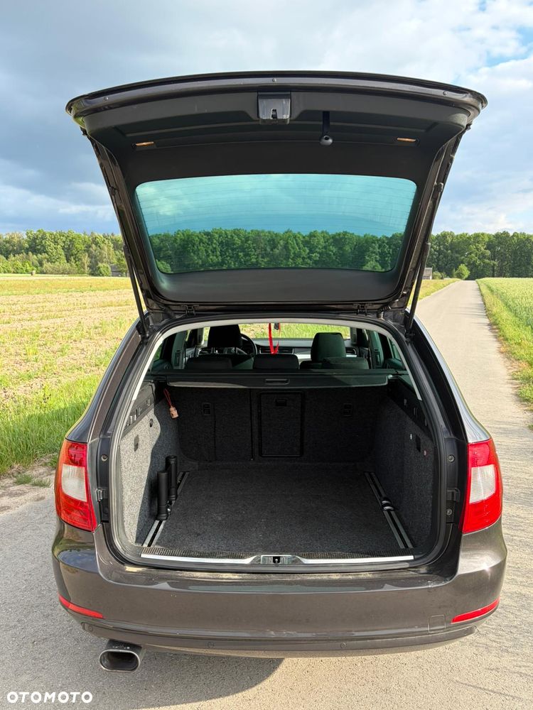 Skoda Superb 1.8 TSI DSG FAMILY - 6
