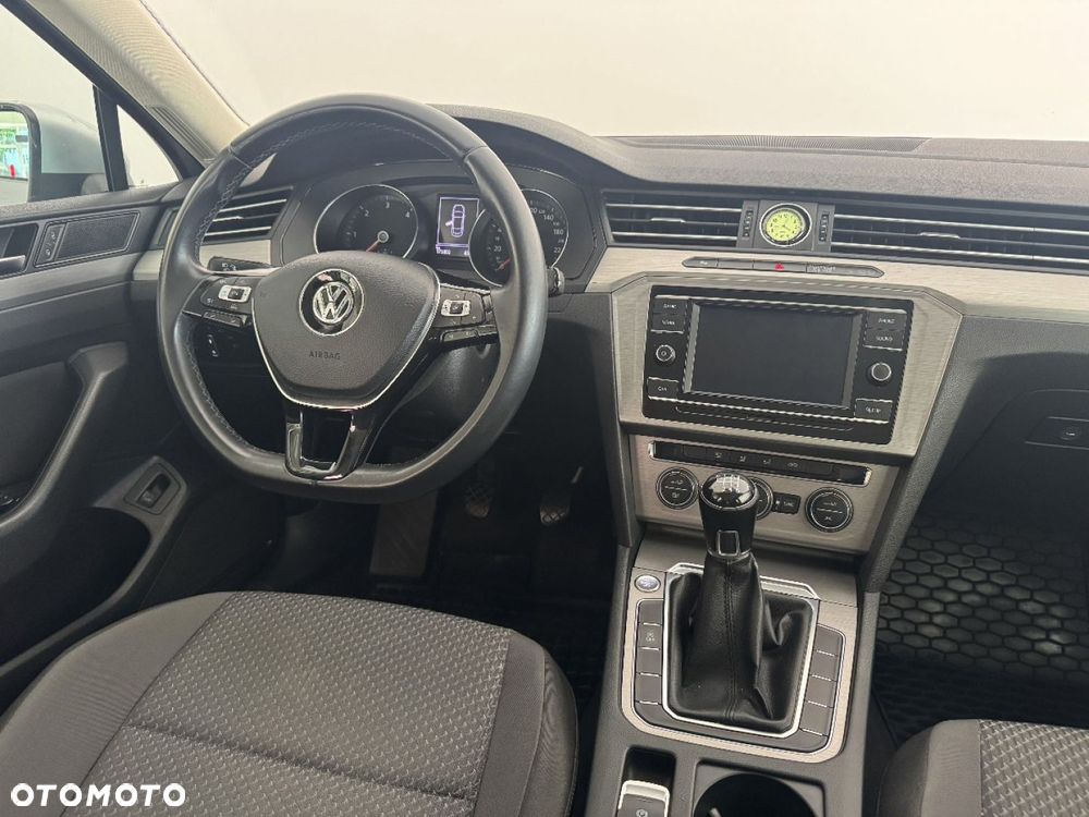 Volkswagen Passat 1.6 TDI BMT Comfortline - 7