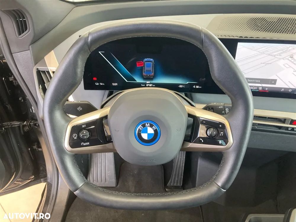 BMW iX xDrive50 - 10