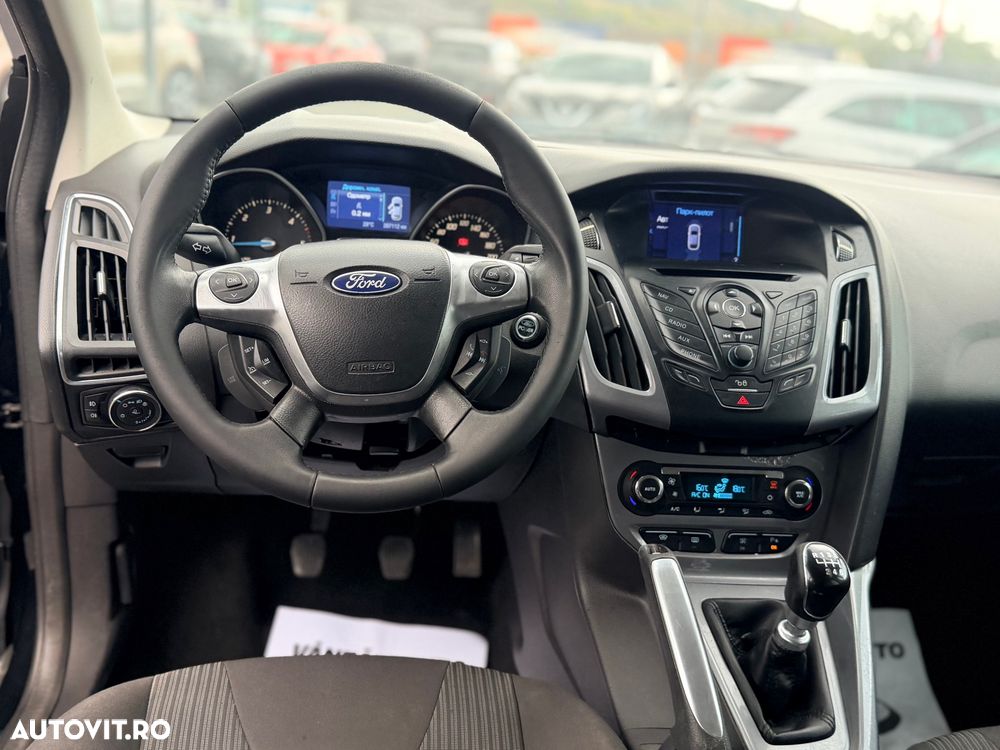Ford Focus 2.0 TDCI DPF Titanium - 6