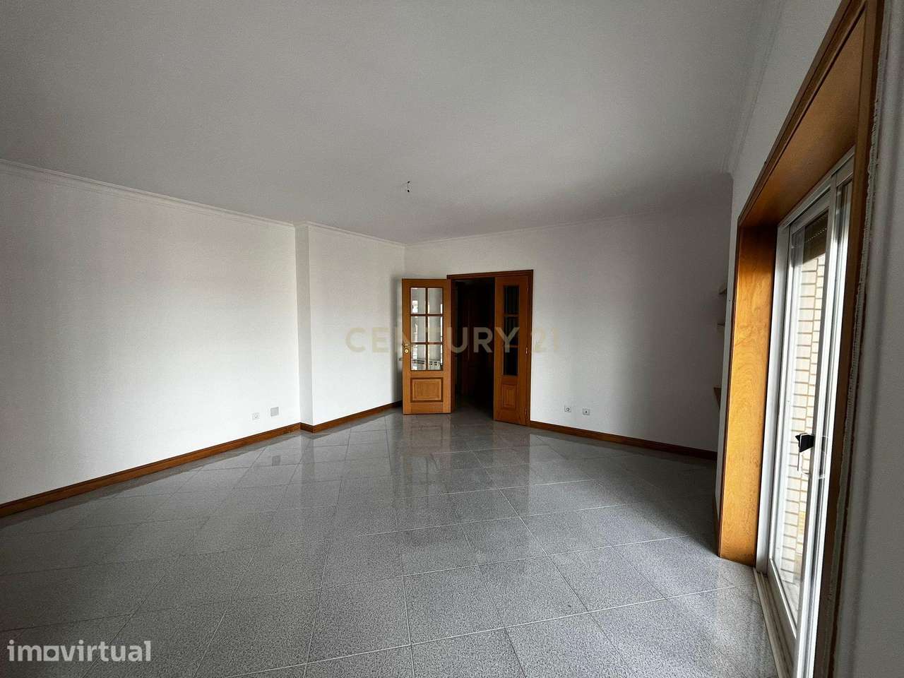 Apartamento T1 em Viana do Castelo com Terraço e Garagem - Grande imagem: 2/4