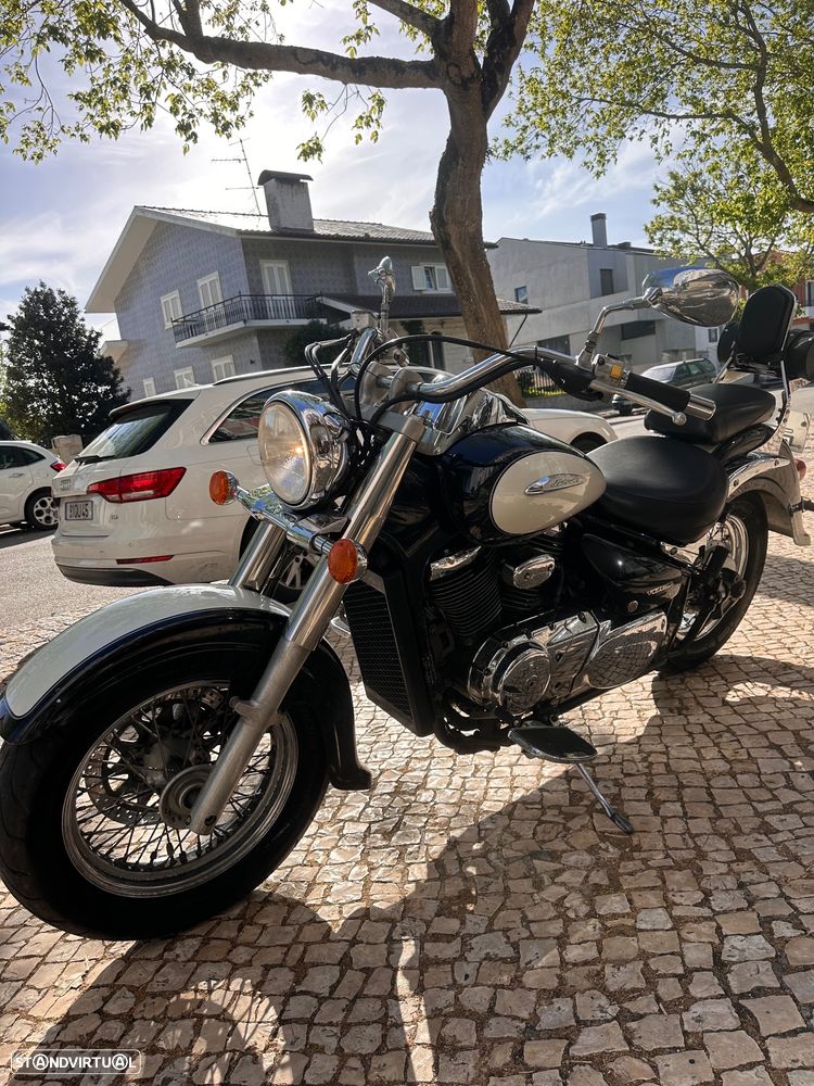 Suzuki Intruder VL 800 Volusia - 1