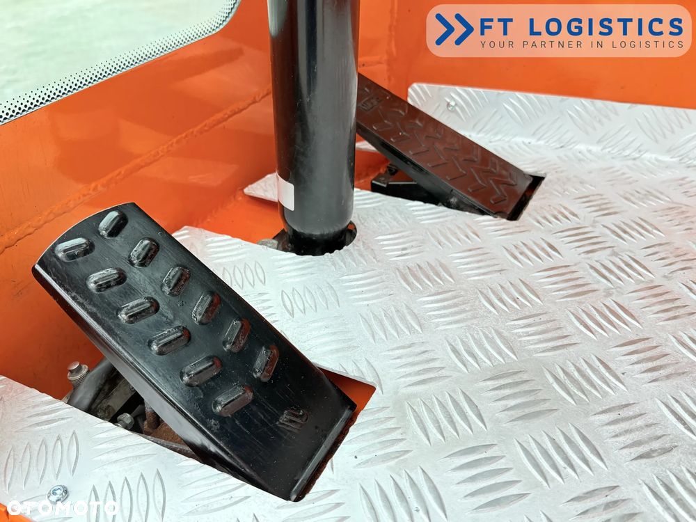 Combilift WÓZEK CZTEROKIERUNKOWY - WIELOKIERUNKOWY | COMBILIFT C4000 | DIESEL | TRIPLEX 6800MM | POZYCJONER WIDEŁ | OGRZEWANIE + KLIMATYZACJA | STAN IDEALNY | Szeroka oferta wózków czterokierunkowych i bocznych, dopasowanych do różnorodnych potrzeb i zastosowań - 12