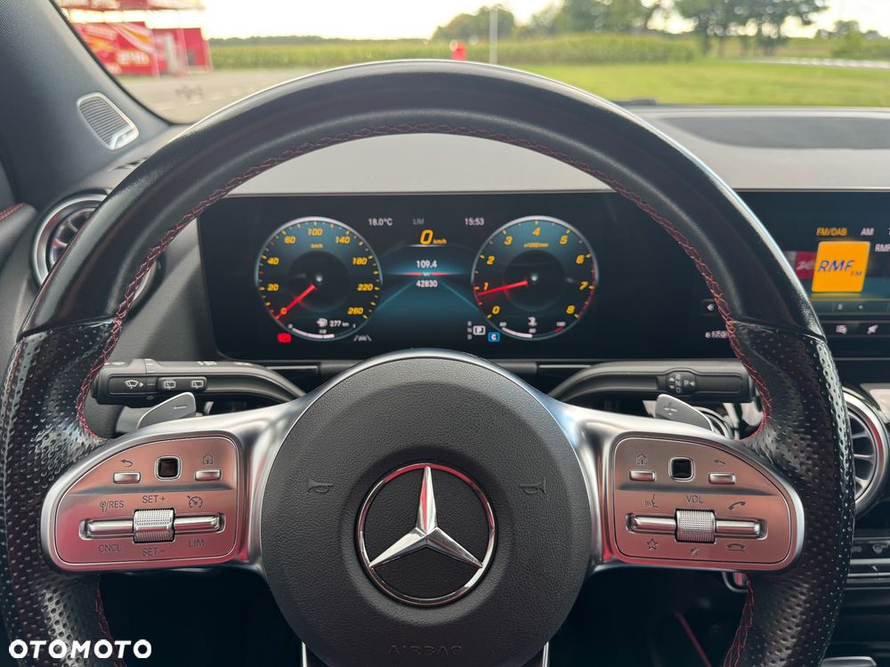 Mercedes-Benz GLA - 15