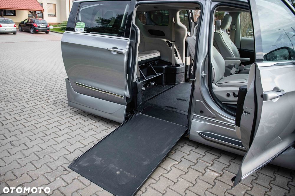 Chrysler Pacifica - 14