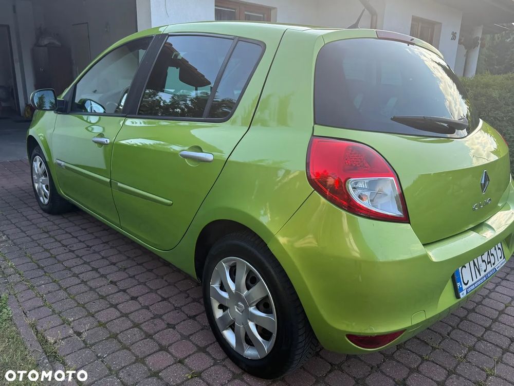 Renault Clio - 15