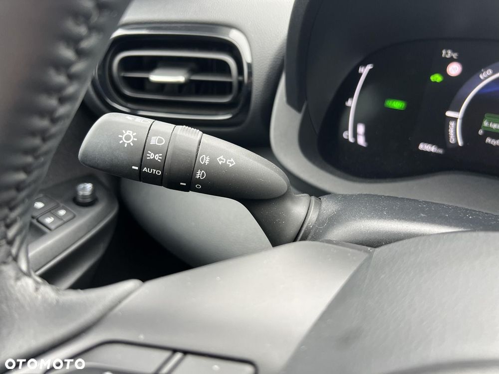 Toyota Yaris Hybrid 1.5 Style - 23