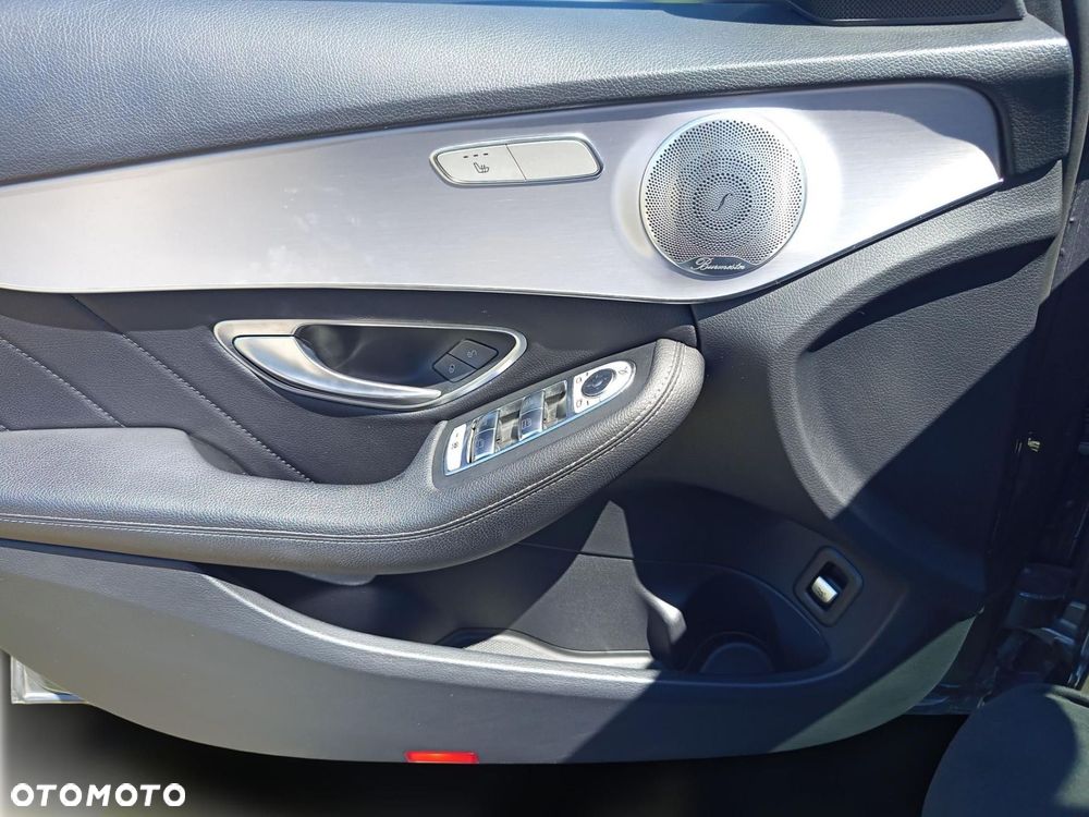 Mercedes-Benz Klasa C 300 9G-TRONIC - 9