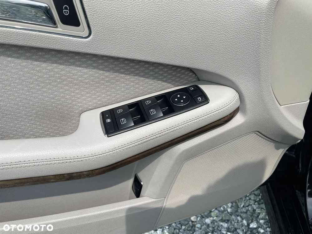 Mercedes-Benz Klasa E 350 CGI 7G-TRONIC Elegance - 22