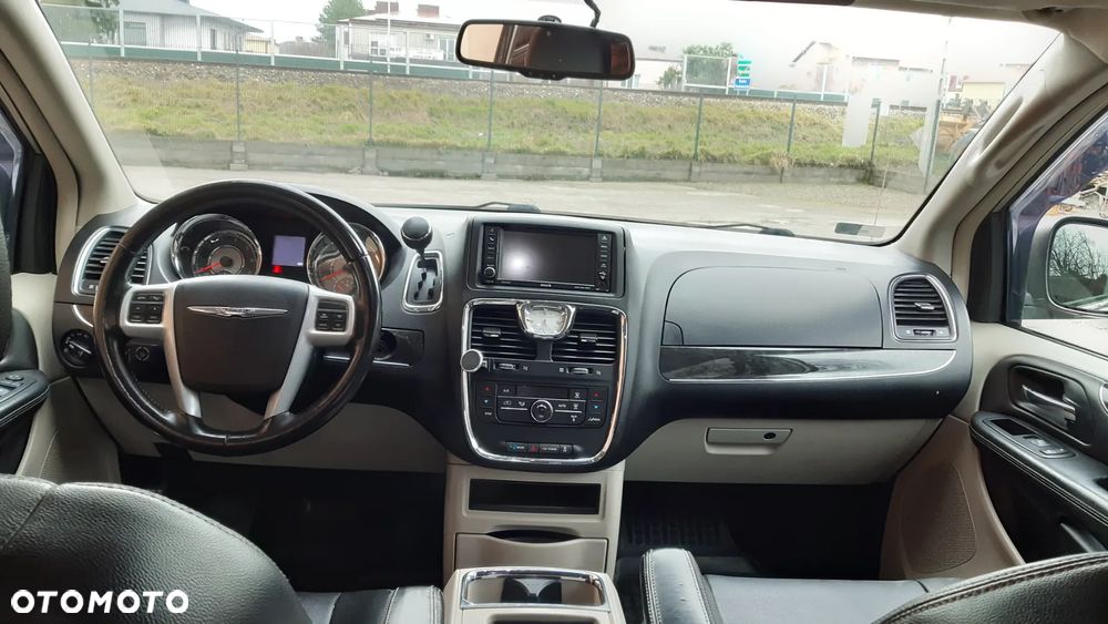 Chrysler Town & Country 3.6 Touring - 17