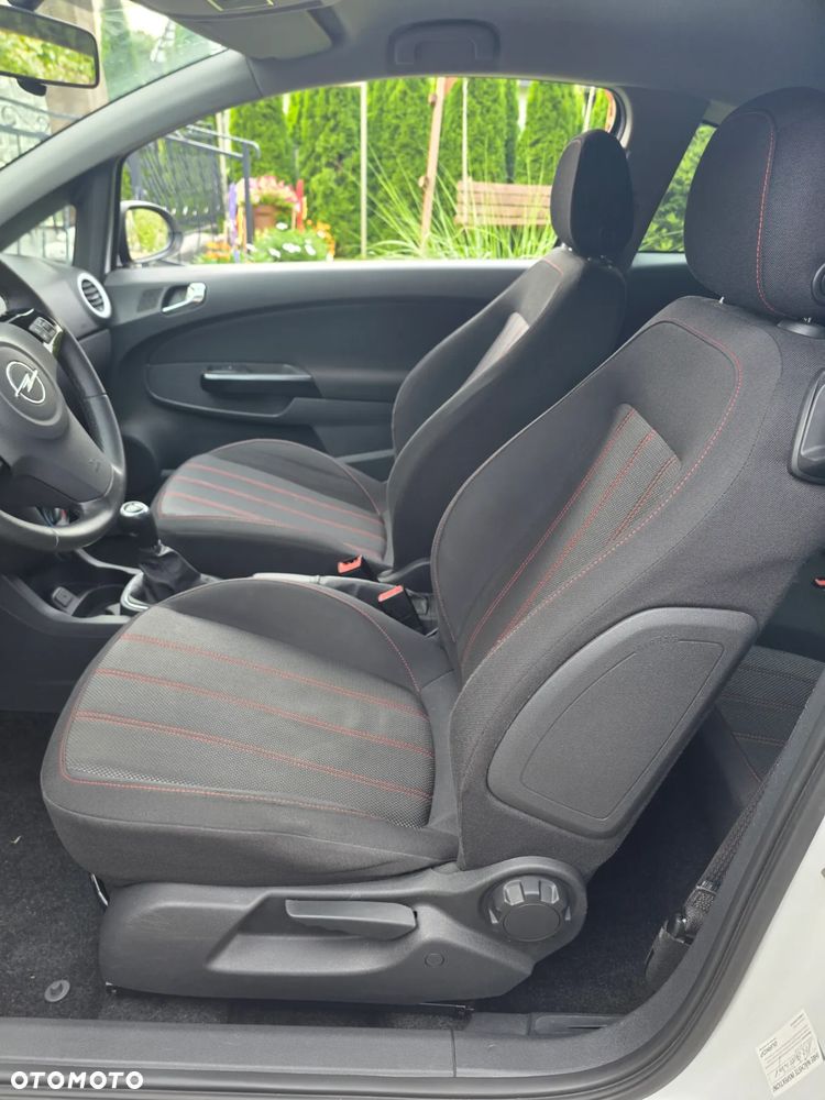 Opel Corsa 1.4 16V Cosmo - 5