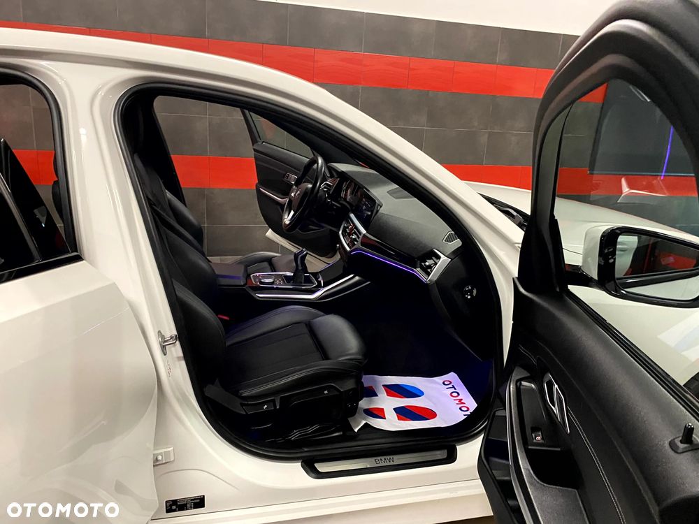 BMW Seria 3 320d - 23