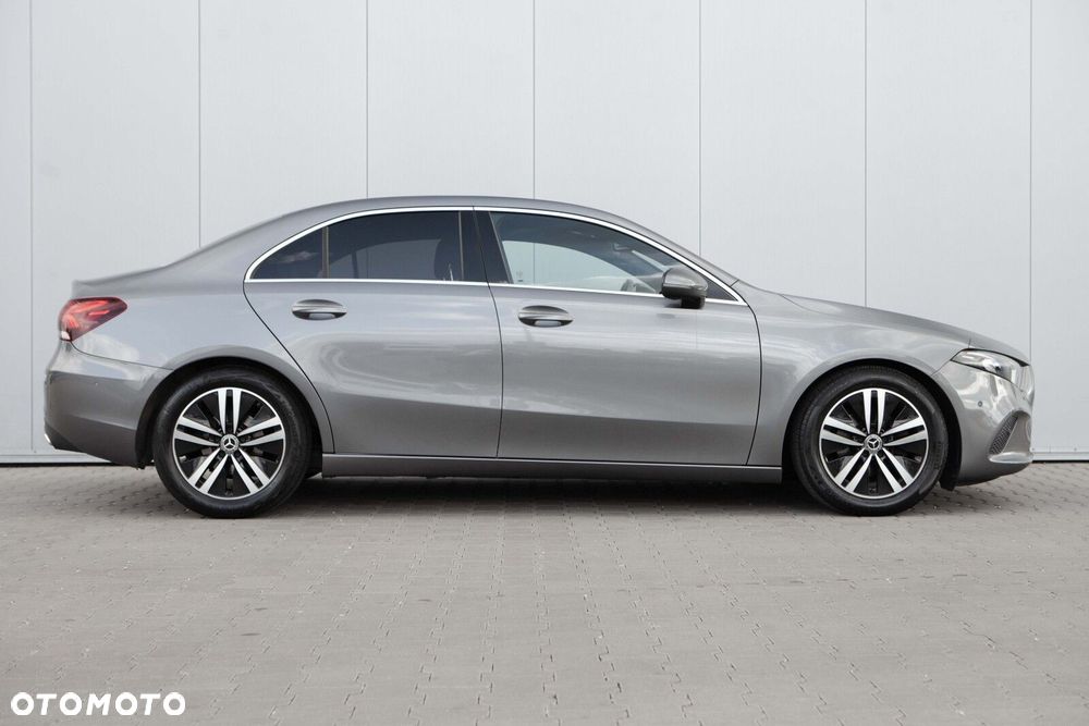 Mercedes-Benz Klasa A 180 Progressive 7G-DCT - 12