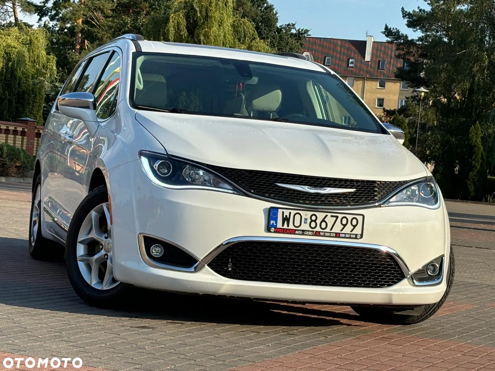 Chrysler Pacifica - 9