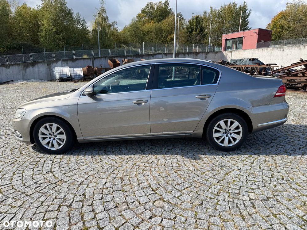 Volkswagen Passat 2012 photo 4