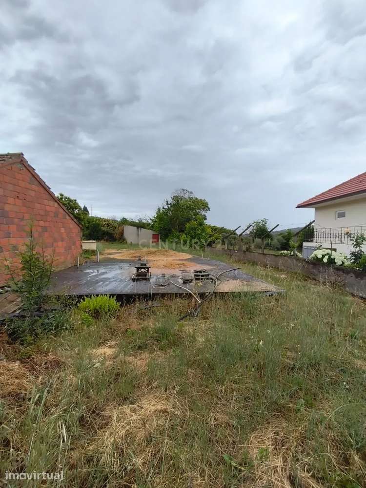 Terreno Urbano em Parada, Bragança - 615m² por 45.000€ - Grande imagem: 4/12