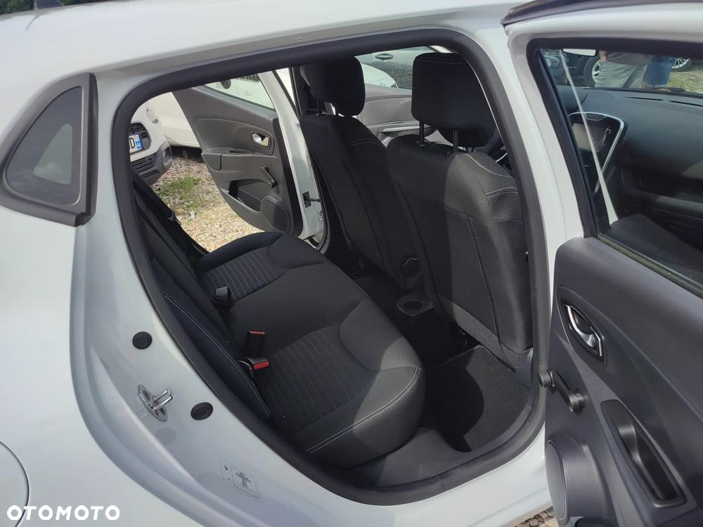 Renault Clio - 21