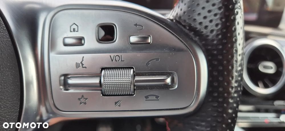 Mercedes-Benz Klasa A 180 d AMG Line 8G-DCT - 24