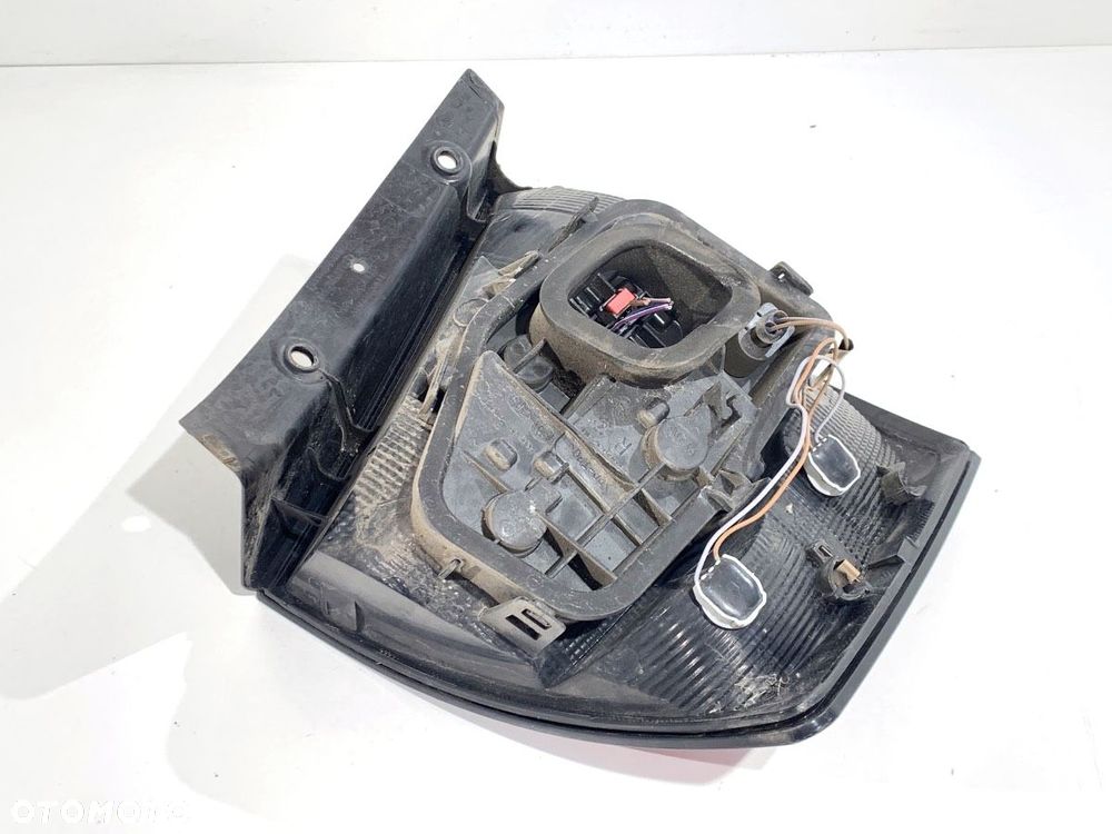 LAMPA PRAWY TYŁ  SKODA FABIA III (NJ3) 2014 - 2022 1.0 55 kW [75 KM] benzyna 2014 - 2022 6V6945096 - 4