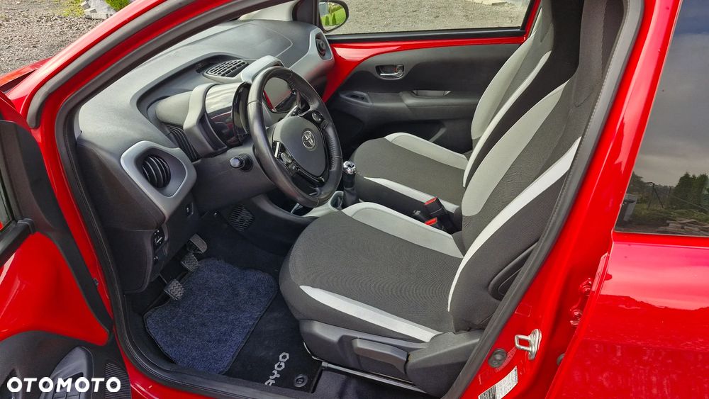 Toyota Aygo x-play - 6