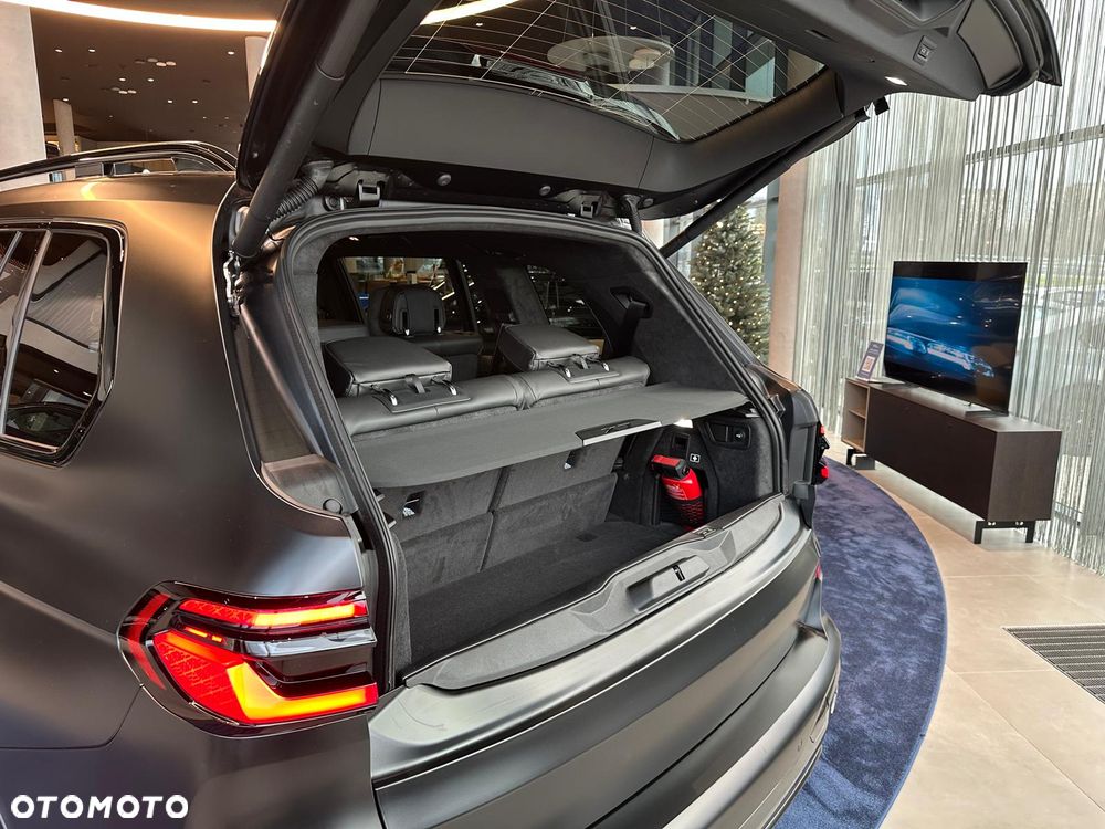 BMW X7 xDrive40d mHEV Individual Edition sport - 26