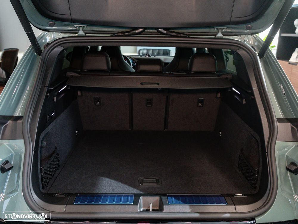 Porsche Cayenne Electric - 16